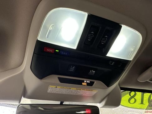 Used 2018 Subaru Crosstrek 2.0i Limited image 20