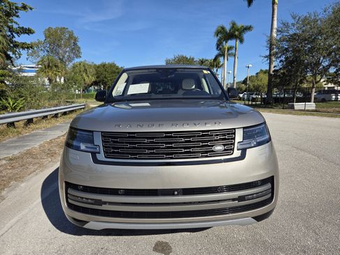 Certified 2023 Land Rover Range Rover SE image 8