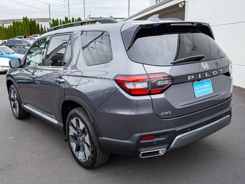 New 2026 Honda Pilot Touring image 8