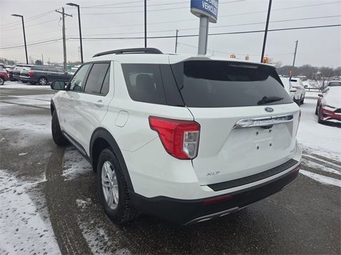 Certified 2022 Ford Explorer XLT w/ Equipment Group 202A image 27