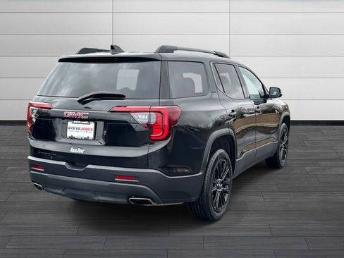 Used 2023 GMC Acadia SLE w/ Driver Convenience Package image 4