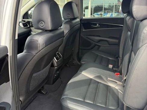 Used 2019 Kia Sorento EX image 8