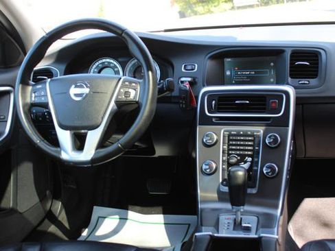Used 2012 Volvo S60 T5 image 8