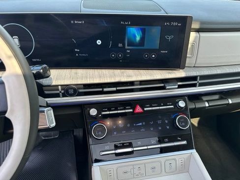 Used 2025 Hyundai Santa Fe Calligraphy AWD/4WD image 26