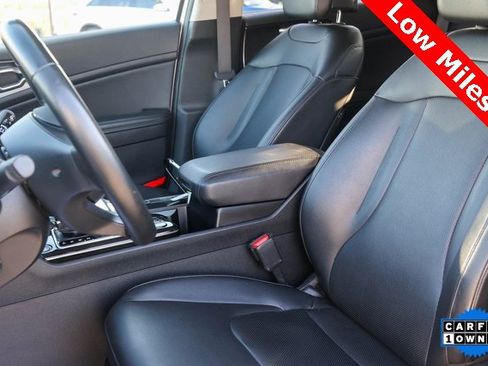 Used 2024 Kia Sportage EX image 10