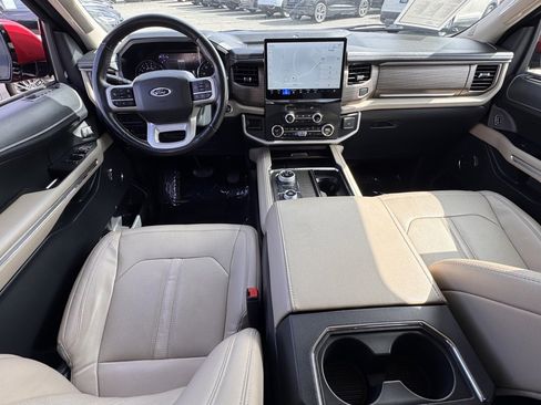 Used 2022 Ford Expedition Limited image 28