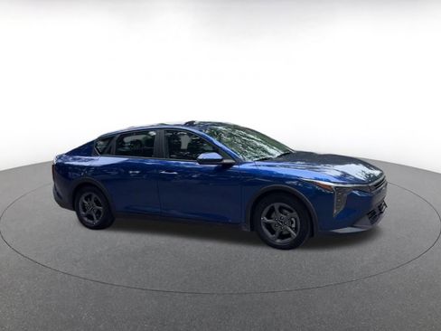 Used 2025 Kia K4 FWD image 2