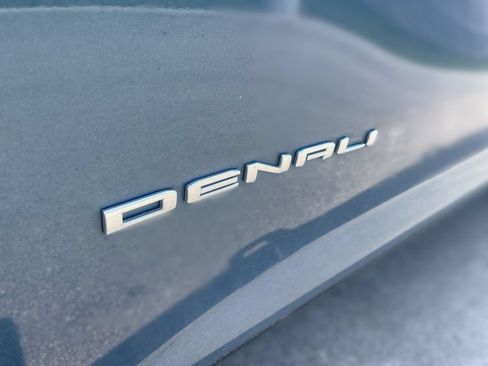 Used 2025 GMC Acadia Denali AWD/4WD image 13
