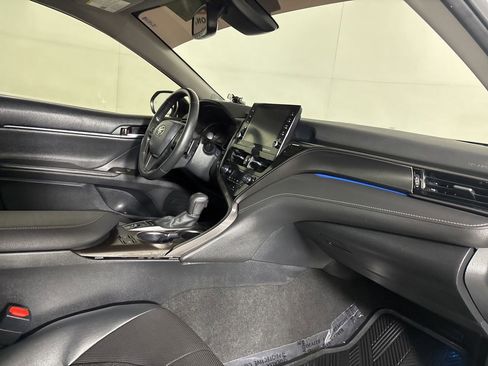 Used 2024 Toyota Camry XSE w/ Navigation Package FWD image 32