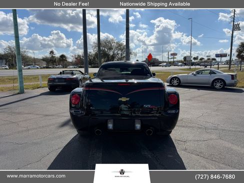 Used 2004 Chevrolet SSR w/ Preferred Equipment Group image 6