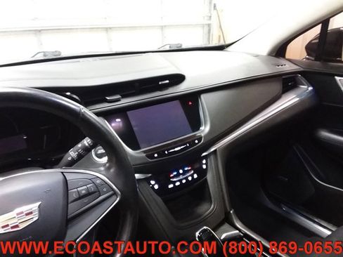 Used 2018 Cadillac XT5 Premium Luxury image 12