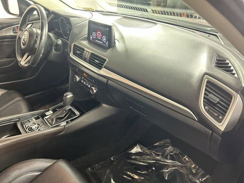 Used 2018 MAZDA MAZDA3 Touring image 27