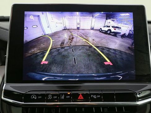 Used 2022 Jeep Compass Limited image 24