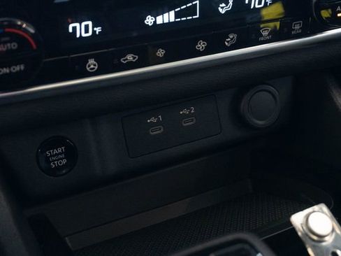 Used 2025 Nissan Rogue SV w/ SV Premium Package image 28