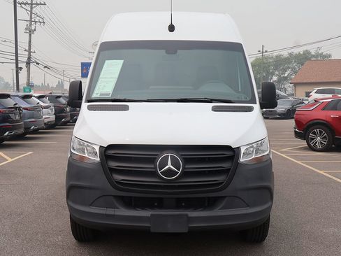 Used 2024 Mercedes-Benz eSprinter 170 Cargo image 8