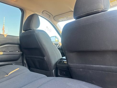 Certified 2025 Nissan Pathfinder SV FWD image 28