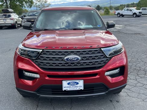 Used 2021 Ford Explorer XLT w/ Equipment Group 202A AWD/4WD image 5