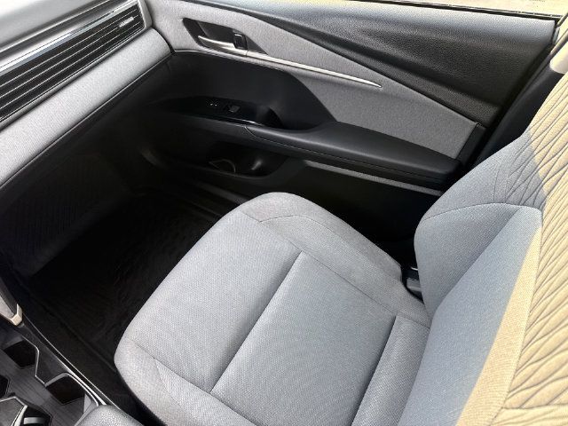 Used 2025 Toyota Camry LE w/ Convenience Package FWD image 15