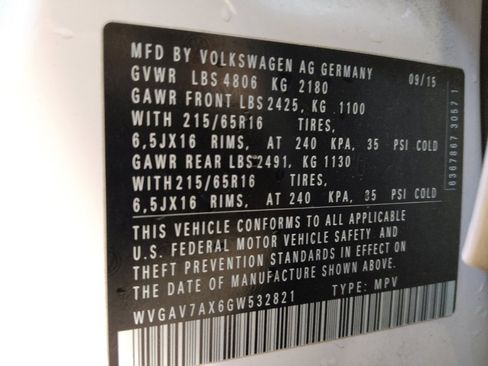 Used 2016 Volkswagen Tiguan S image 33