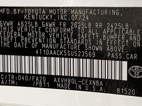 Used 2025 Toyota Camry LE image 31