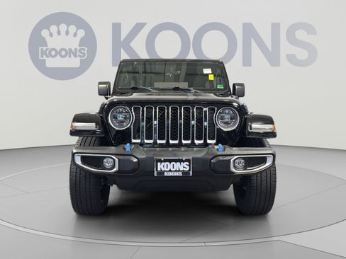 Used 2022 Jeep Wrangler Unlimited Sahara w/ Cold Weather Group AWD/4WD image 10
