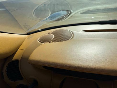 Used 2000 Porsche 911 Carrera 4 image 50