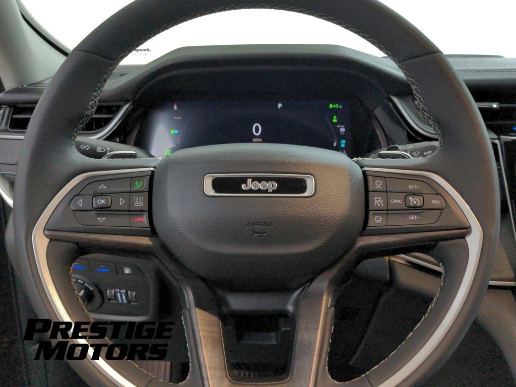 Used 2023 Jeep Grand Cherokee 4WD 4xe image 18