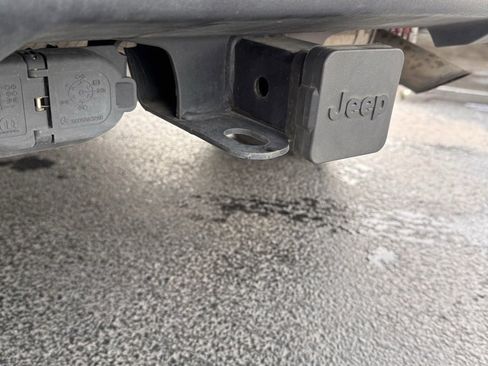 Used 2019 Jeep Wrangler Sport image 10