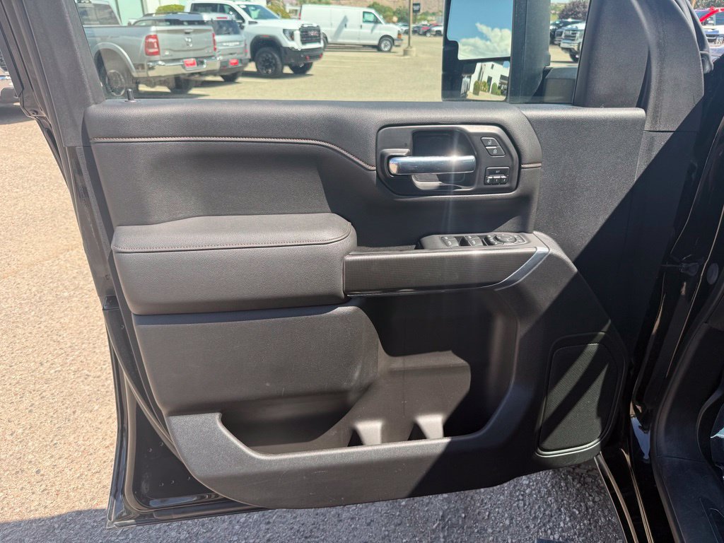 Used 2022 GMC Sierra 2500 AT4 w/ Gooseneck/5TH Wheel Package AWD/4WD image 9