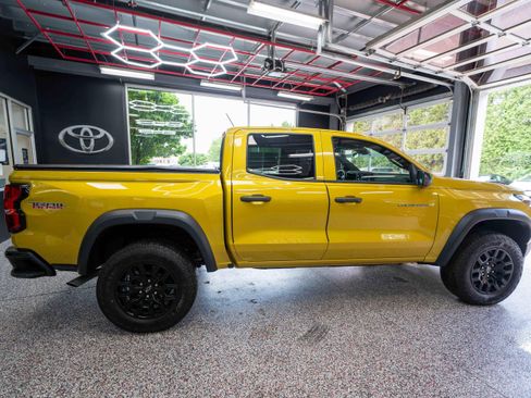 Used 2023 Chevrolet Colorado Trail Boss w/ Technology Package AWD/4WD image 4