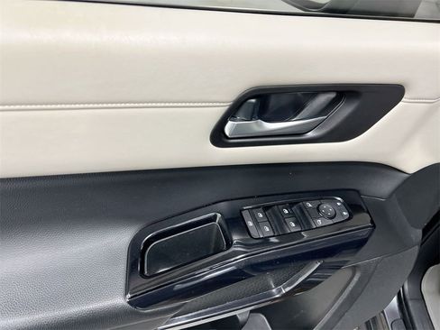 Used 2022 Nissan Pathfinder SV w/ SV Black Package image 20