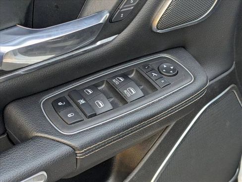 Used 2023 RAM 1500 Laramie AWD/4WD image 11