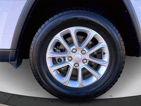 Certified 2021 Jeep Grand Cherokee Laredo image 34