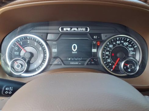 Used 2019 RAM 1500 Laramie AWD/4WD image 18