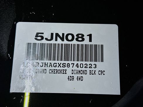 New 2025 Jeep Grand Cherokee Altitude image 25