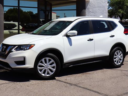 Used 2017 Nissan Rogue S AWD/4WD image 3