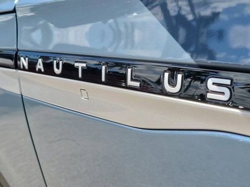 Certified 2025 Lincoln Nautilus Premier AWD/4WD image 10