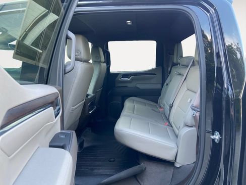 Used 2023 GMC Sierra 1500 SLT w/ SLT Premium Package AWD/4WD image 13