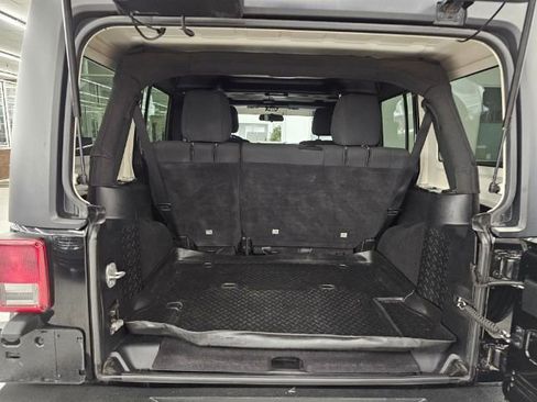 Used 2012 Jeep Wrangler Unlimited Sport image 38