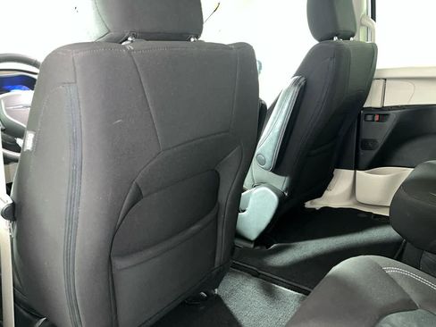 Used 2024 Chrysler Voyager LX FWD image 23