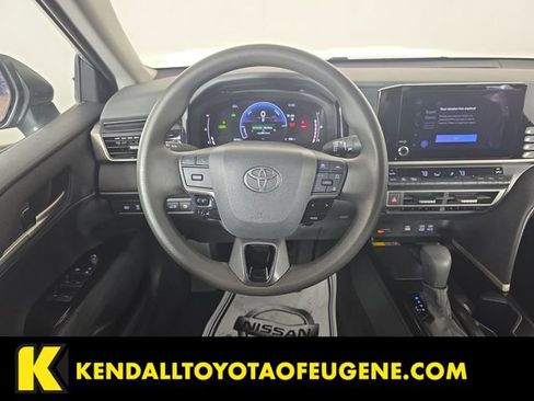 Used 2025 Toyota Camry LE FWD image 16