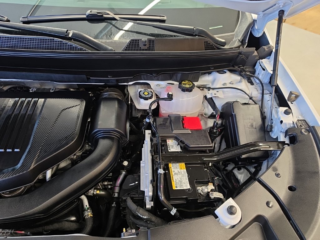 Used 2025 Chevrolet Traverse RS w/ LPO, Floor Liner Package FWD image 64