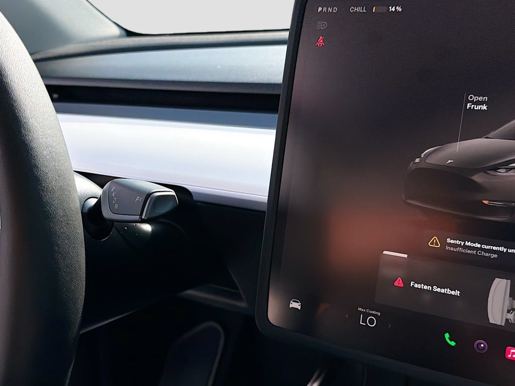 Used 2024 Tesla Model Y Long Range AWD/4WD image 16
