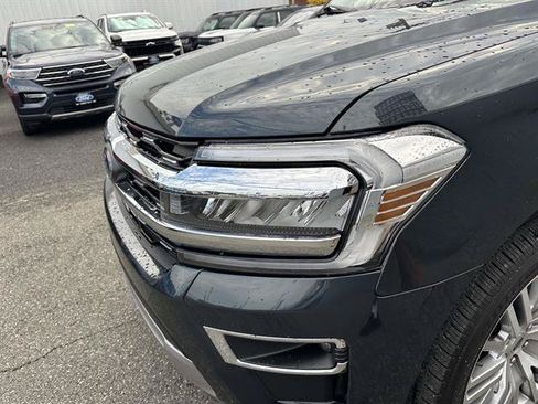 Certified 2023 Ford Expedition Limited AWD/4WD image 5