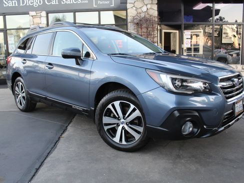 Used 2018 Subaru Outback 2.5i Limited AWD/4WD image 7