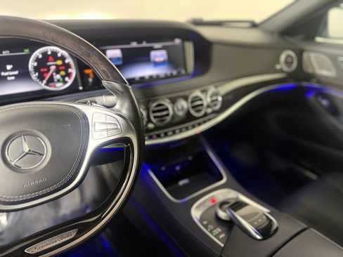 Used 2017 Mercedes-Benz S 550 4MATIC Sedan w/ Premium Package image 15