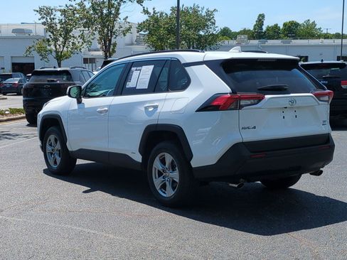 Used 2025 Toyota RAV4 XLE AWD/4WD image 8