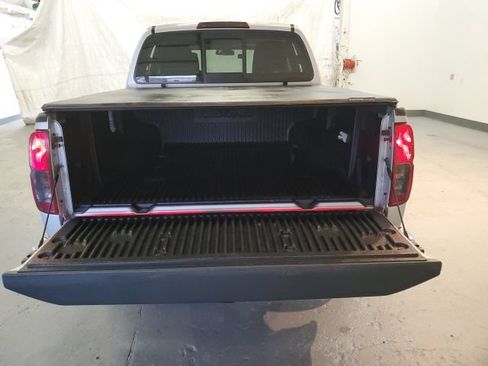 Used 2018 Nissan Frontier SV AWD/4WD image 23