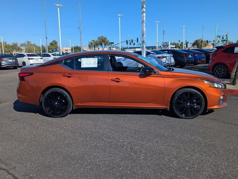 Certified 2022 Nissan Altima 2.5 SR image 8