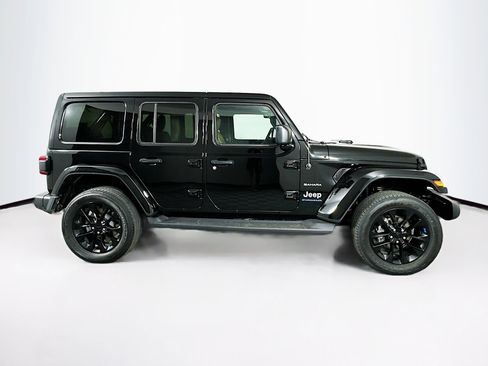 Used 2023 Jeep Wrangler Unlimited Sahara w/ Cold Weather Group AWD/4WD image 10